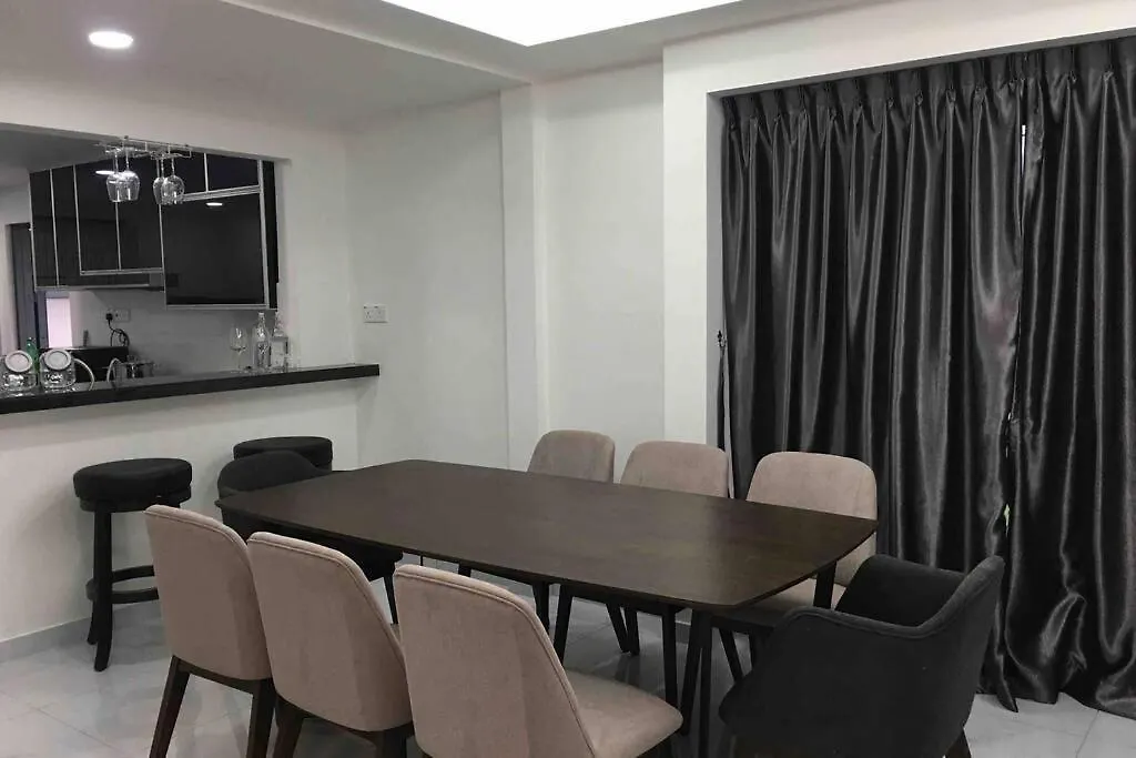 22Pax :Taman Pelangi Party House Nearby Midvelly Villa Johor Bahru 0*,