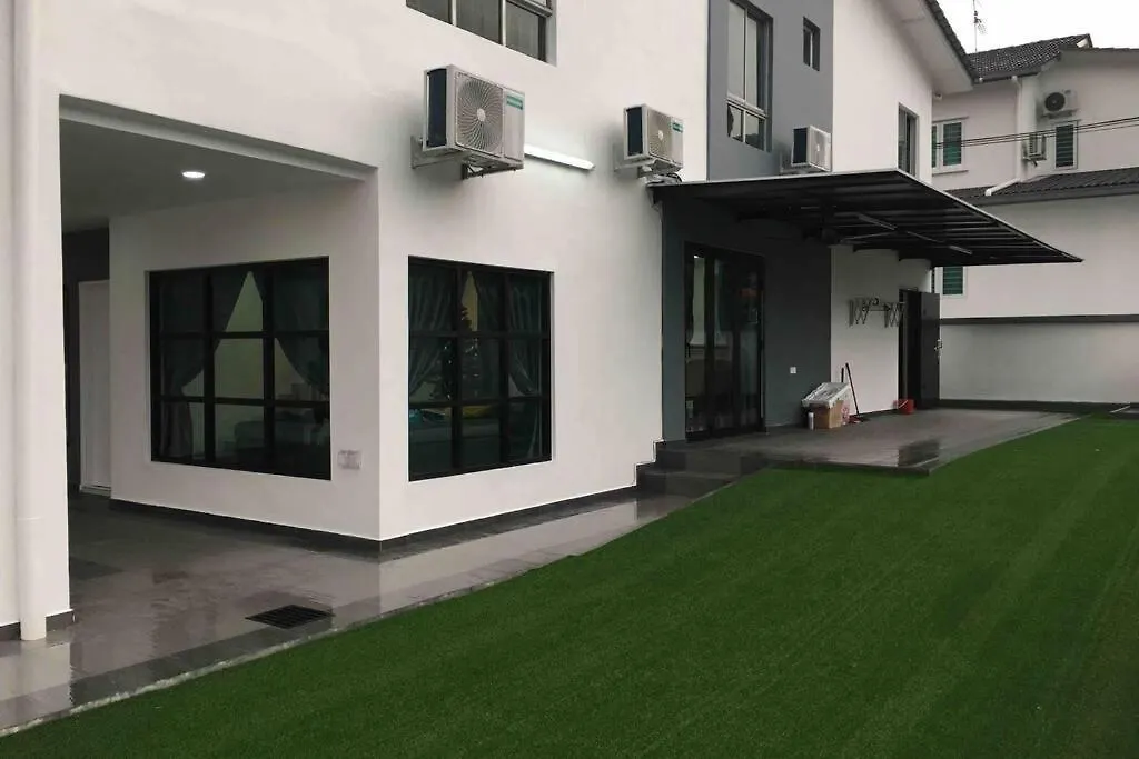 Nyaraló 22Pax :Taman Pelangi Party House Nearby Midvelly Villa Johor Bahru